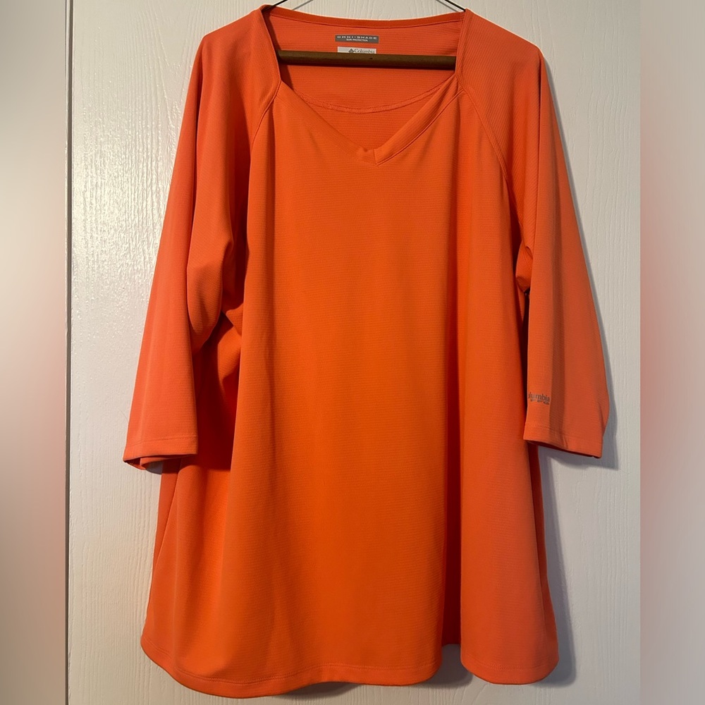 Columbia Women's PFG Omni-Shade Sun Protection 3/4 Sleeve Shirt, Coral/Peach 3XL